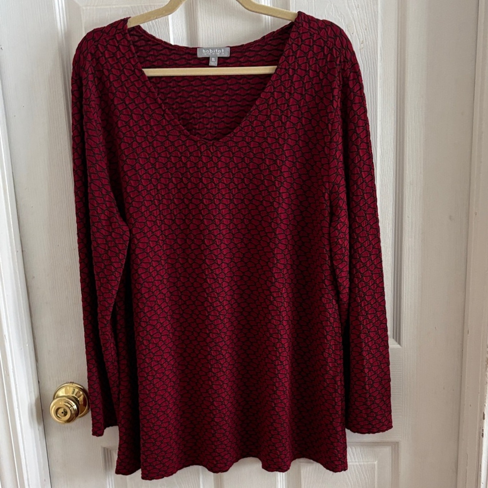 Habitat Women’s Xl Red And Black Patterned Long Sleeve Top
